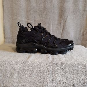 Nike men's Air vapormax plus running shoes size 12